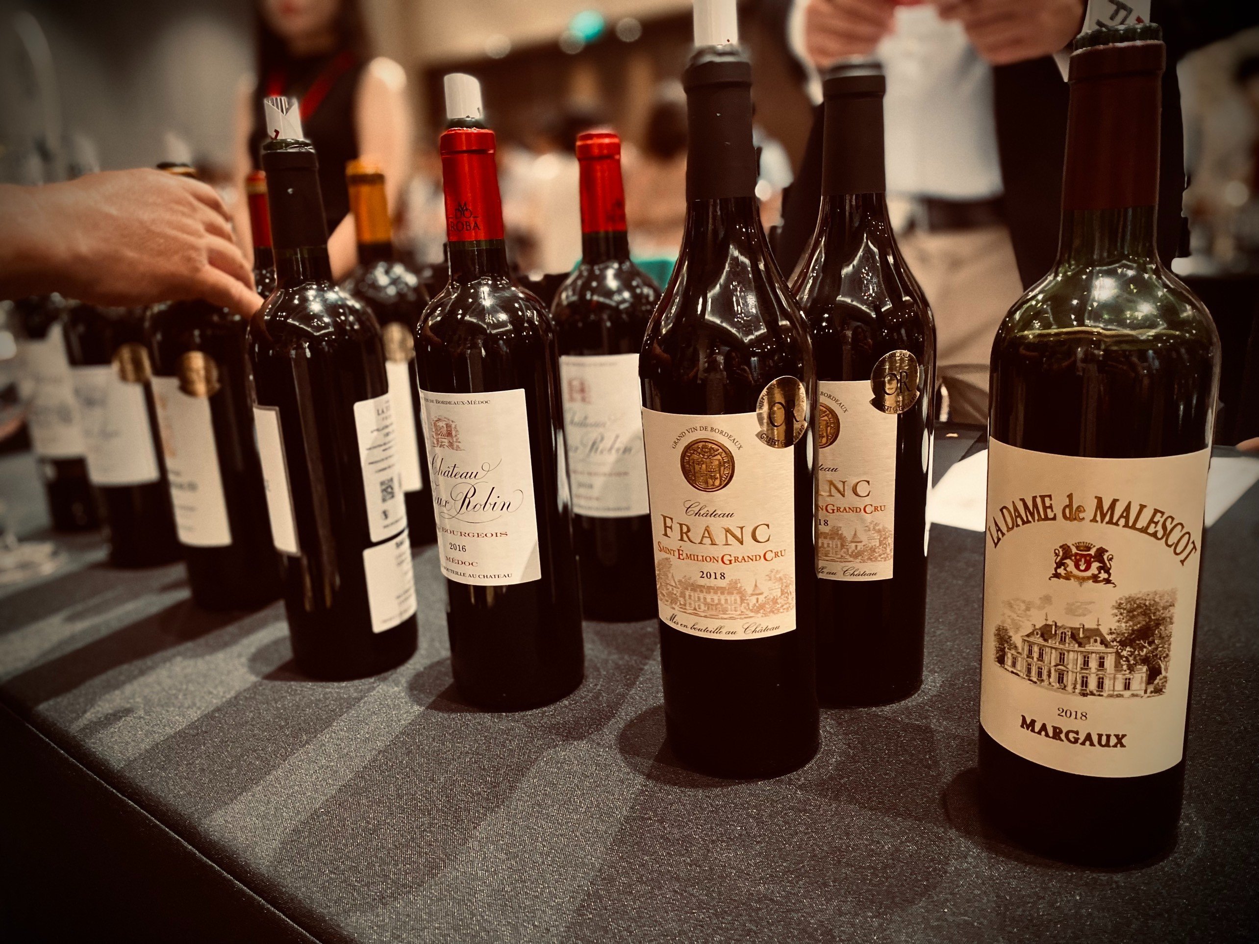 Khám phá vẻ đẹp say đắm của rượu vang tuyệt vời cùng với Wine Collection !